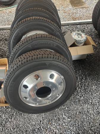 Photo New Ford F-450 F-550 19.5 10 lug wheels with Continental tires $4,500