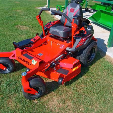Photo REDUCED Gravely ZT HD 48 $5,670