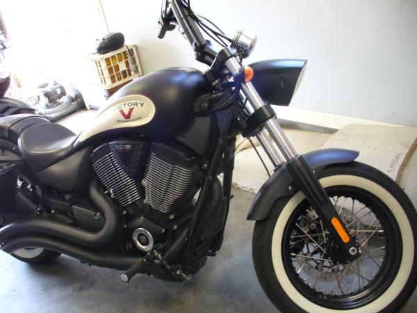 Photo VICTORY MOTORCYCLE 2012 HIGH BALL $7,000