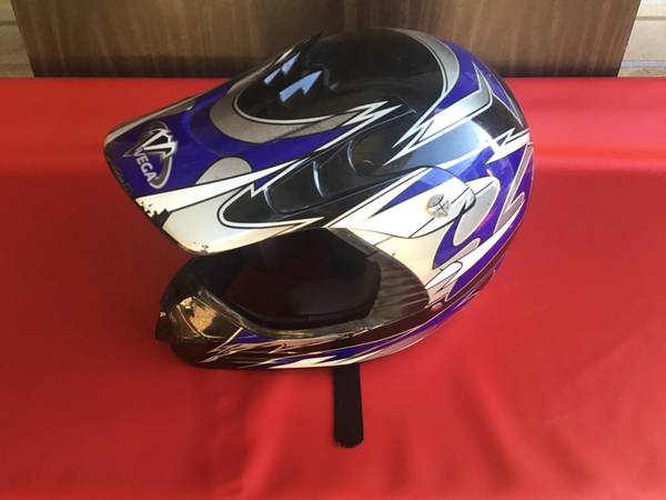 Photo Vega moto cross helmet $40