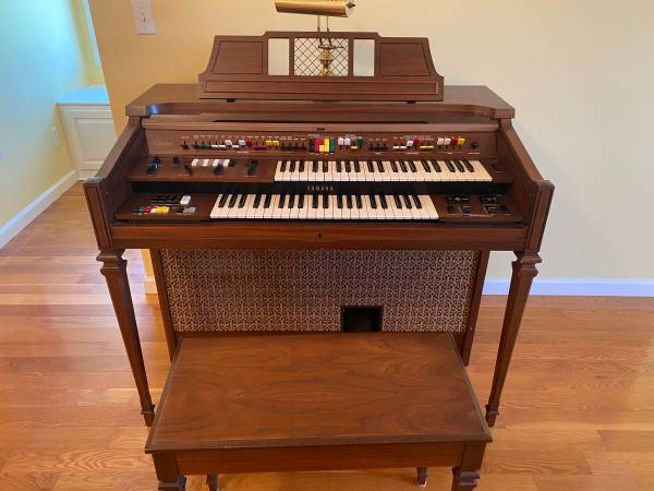 Photo Yahama Electra Electric Organ, Like New $650