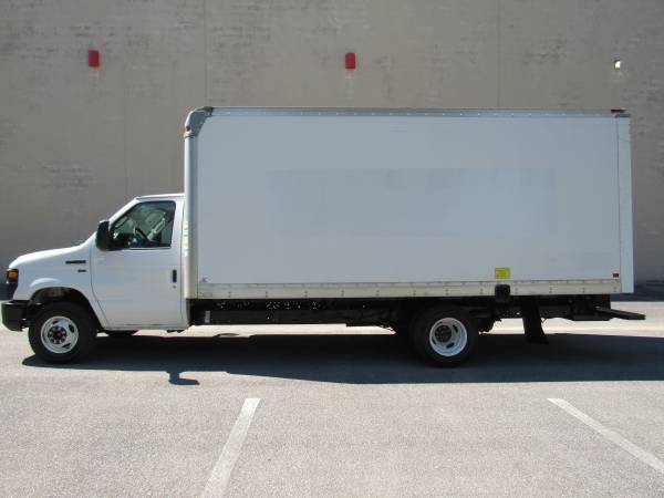 Photo 2015 FORD E350 16 BOX TRUCK  1 OWNER  $14,995