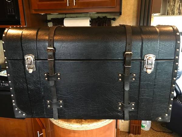 Photo 1928-1931 FORD MODEL A LEATHER TRIMMED TRUNK $600