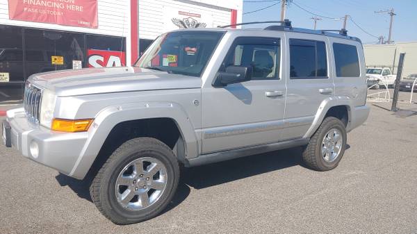 Photo 2006 JEEP COMMANDER LIFTED 4X4 - $7,990 (Kennewick)