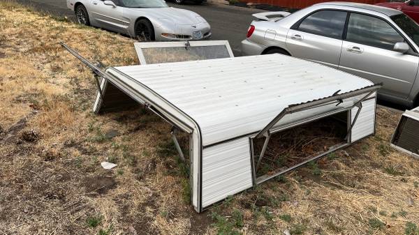 Photo 92 Ford F250 Long Bed Canopy Truck Cap $200