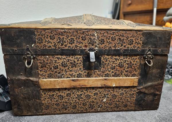 Photo ANTIQUE DOME TOP, EMBOSSED PRESSED TIN  OAK STEAMER TRUNK, 1800S $175