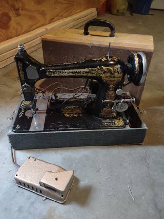 Photo Antique Singer Sewing Machine $75