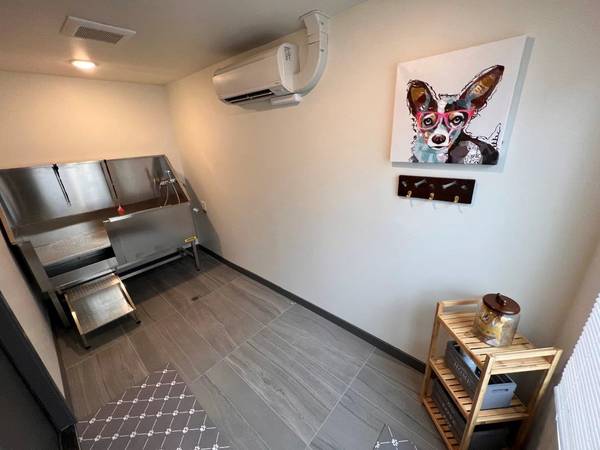 Photo Dog Wash Station, Dog Park, Move in TODAY $1,300