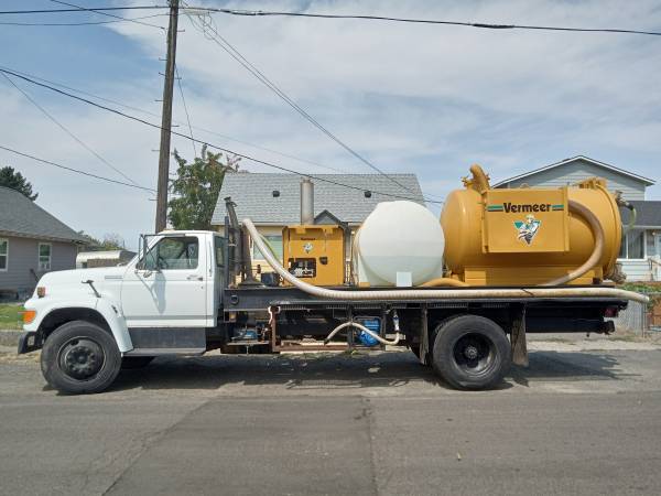 Photo F700 ford truck Vermeer hydro vacuum excavator $36,000