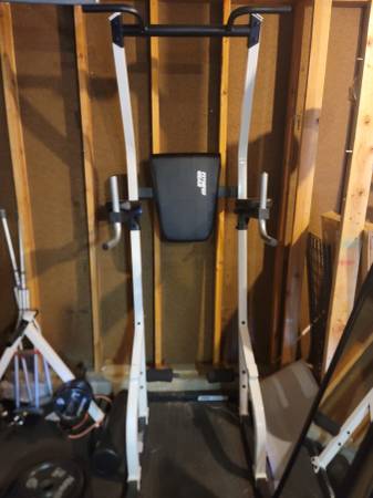Photo Fitness Gear Power Tower $80