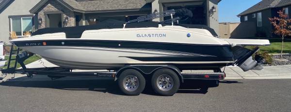 Glastron Deck Boat $22,000