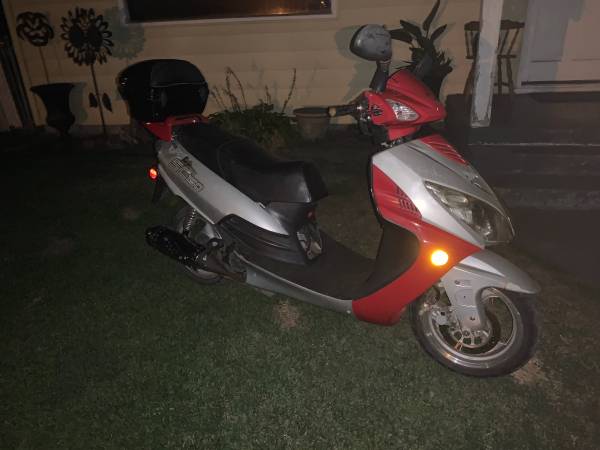 Photo Gy6 150 cc scooter