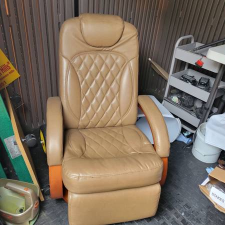 Photo Pair of RecPro Nash 28 RV Euro chair $400