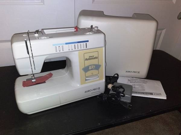Photo REFURBISHED - Euro-Pro model 8260 sewing machine $75