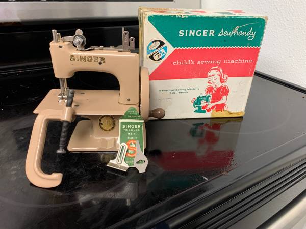Photo Singer Sewhandy Vintage Childs Sewing Machine Model20 $200