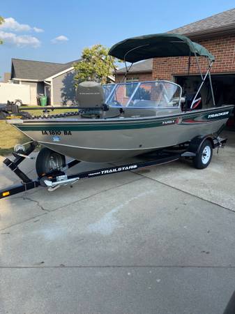 Photo Tracker V16 fishing boat $8,250