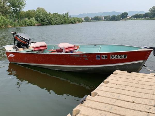 Lund fishing boat $1,999