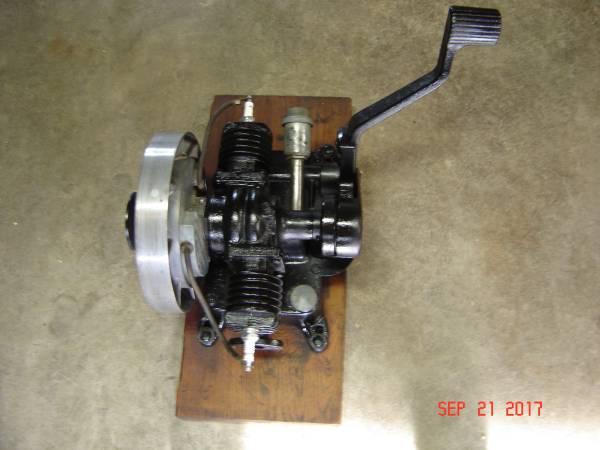 Photo May Tag Hit and Miss Engine - 2 cylinder $600