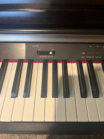 Photo Yamaha Clavinova CLP-930 Digital piano $620