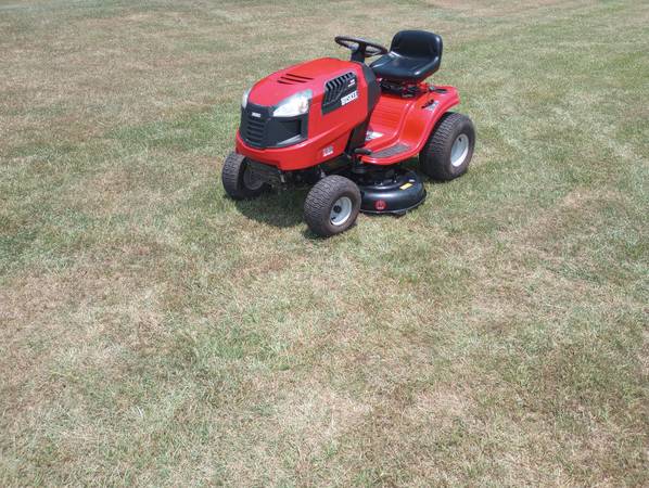 Photo 42 Huskee riding lawn tractor mower $1,100