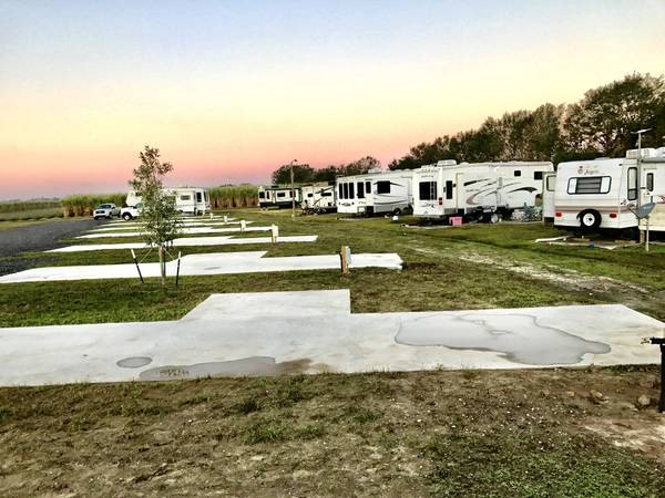 Photo RV PARK AND CAMPGROUND $425