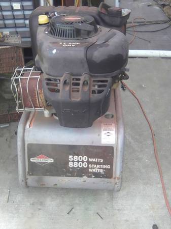 Photo Briggs and Stratton generator 5600 watt $215