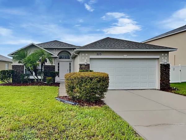 Photo Beautiful Home For Rent at Winter Haven $1,450