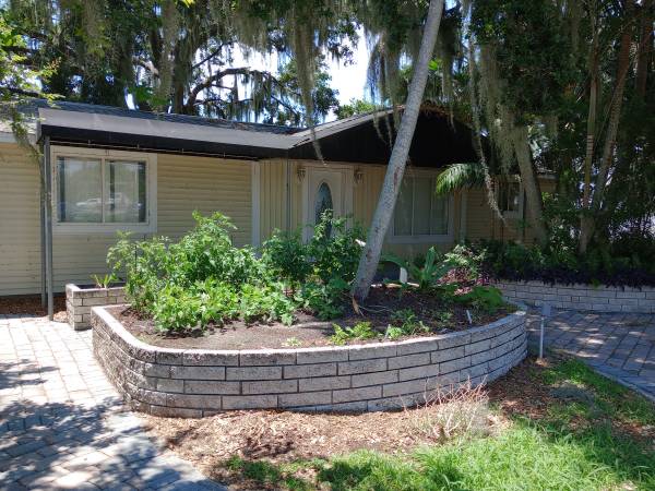 LAKE FRONT Home for RENT Lake Hamilton, FL 3 Bd2 Bath $1,800