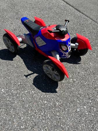 Photo 6 Volt Ride On Toy  Excellent Condition  Spiderman by Marvel $115