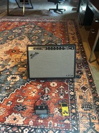 Photo Fender Deluxe Reverb Amp and Pedal $700