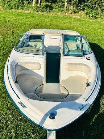 NICE 18 BOWRIDER SEA RAY BOAT W MERCRUSIER MOTOR AND TRAILER $4,900