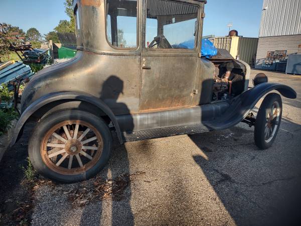 Photo 1927 model T Ford, clean title Not running