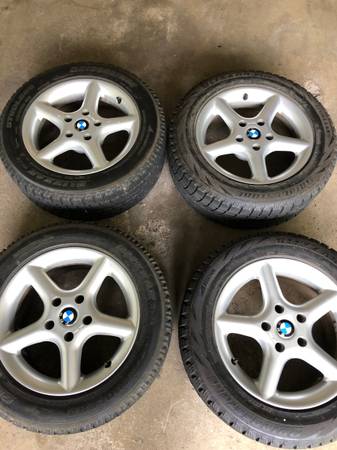 Photo BMW Series 5 Wheels Snow Tires $320