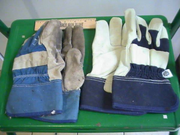 Photo Small work gloves $10