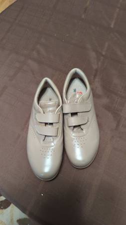 Photo sas comfort walking shoes $40