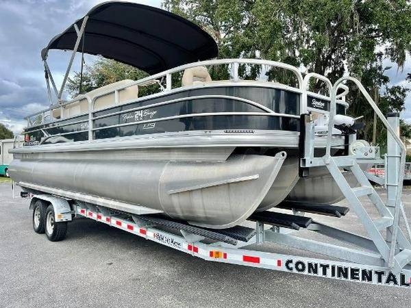 Photo Sun Tracker Fishin Barge 24 XP3 26 $25,400