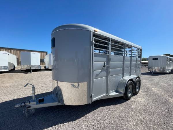 Photo 2023 Calico 3-Horse BP horse trailer Silver $12,095