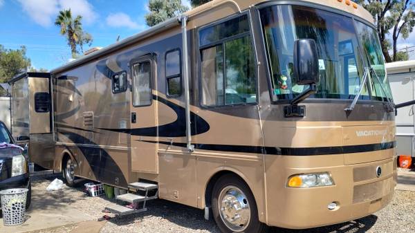 05 Holiday rambler 38 ft 2 slide outs 22 k miles 1 owner needs nothing $36,500