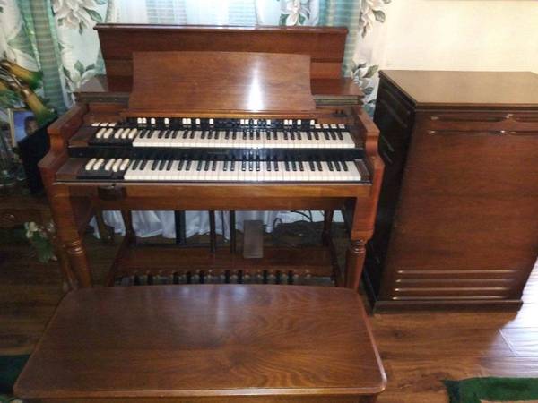 Photo 1959 Hammon B3 Organ with 122 Leslie speaker $5,500