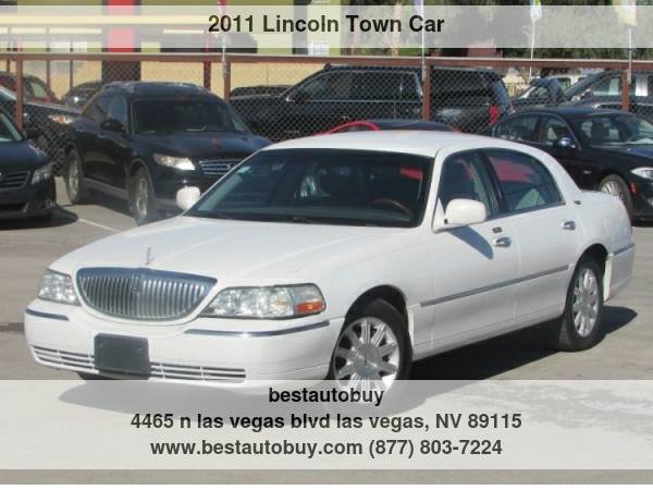 Photo 2011 Lincoln Town Car Signature Limited 4dr Sedan $11,995