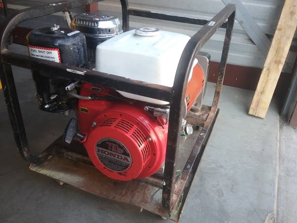 Photo 8100 watts generator Honda $750