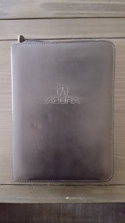 Photo Acura RSX (02-04) Owners Manual with Case $20