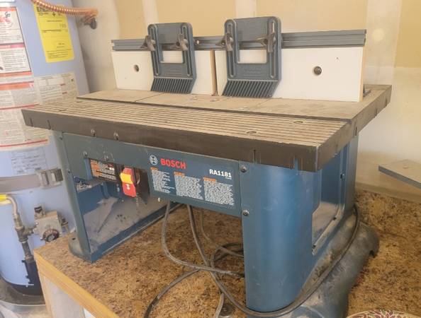 Photo BOSCH ROUTER TABLE  ROUTER (like brand new) $150