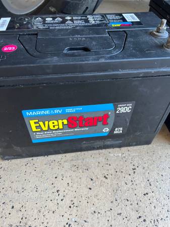 Photo Brand new 12 volt deep cycle batteries $100