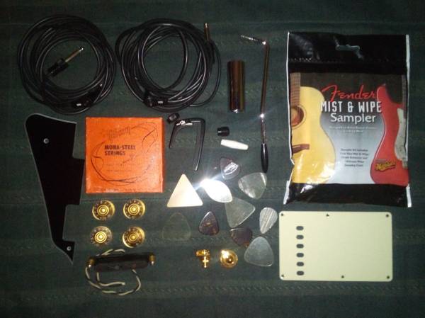 Photo Fender Gibson Stratocaster Telecaster New gold Fender guitar tuners $110