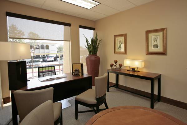 Full Service Private Office Space in Central Las Vegas $550