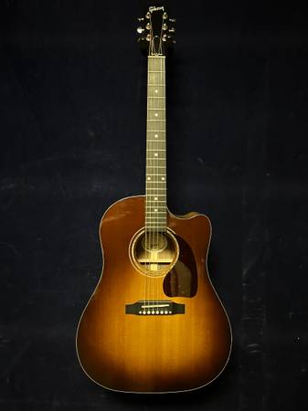 Photo Gibson J-45 Walnut M $1,950