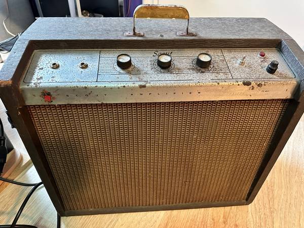 Photo Gibson Scout Amplifier $350