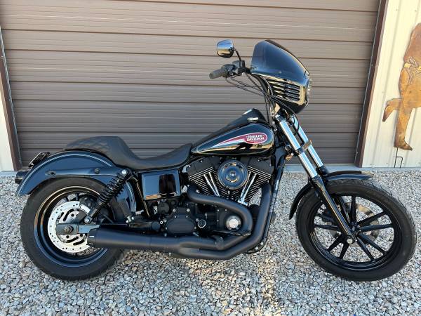 Photo Harley Davidson Dyna Glide SUPER LOADED like showroom new BAD ASS bike $11,500