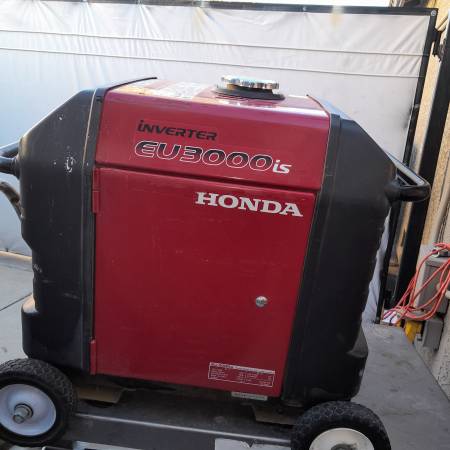 Photo Honda Generator 3000IS on wheel kit $1,500